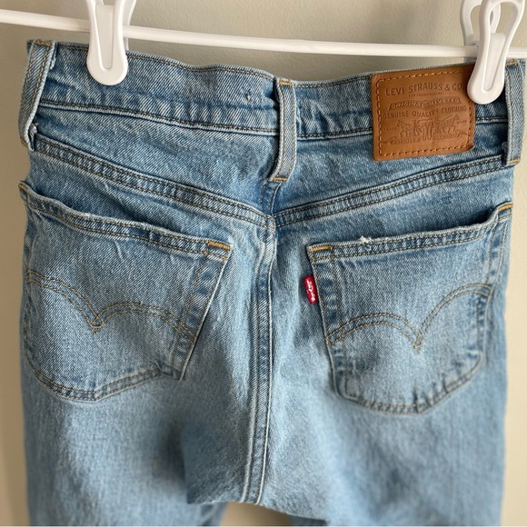 Levi's Wedgie Straight Fit Jeans - Tango Fray Light Wash Distressed - Size 24 - Picture 10 of 16